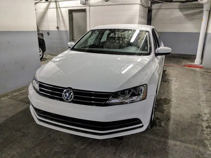 Avis Car Rental Picture 9