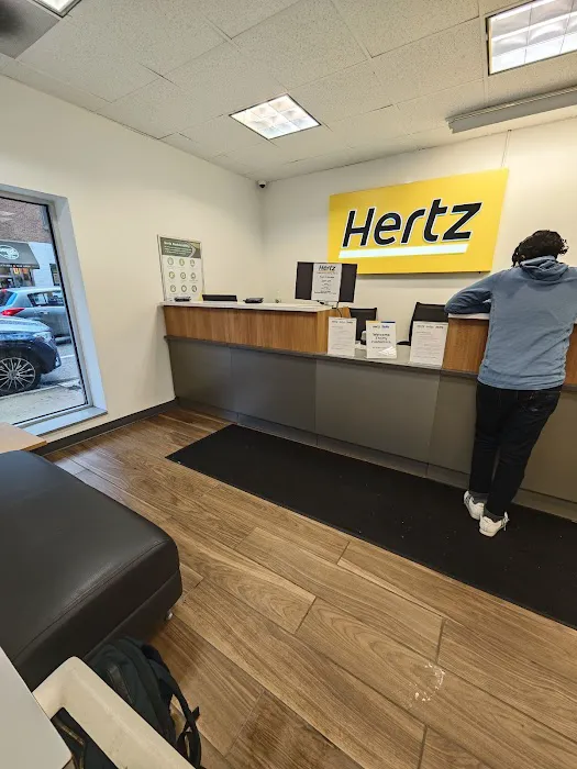 Hertz Car Rental - Chicago - North State Street Picture 1