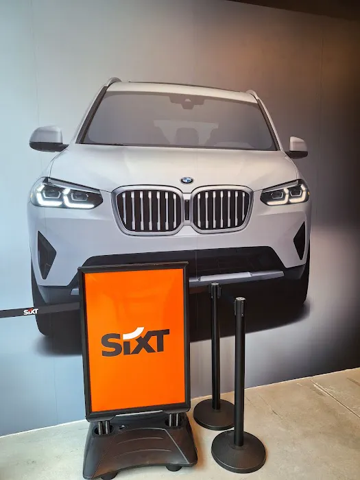 SIXT Rent A Car Chicago Lincoln Park Picture 8