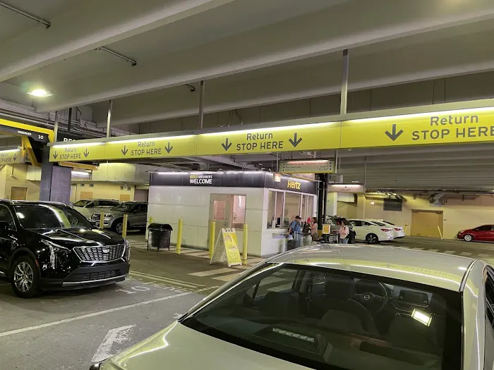 Hertz Car Rental - Chicago - Chicago Midway International Airport (MDW) Picture 3