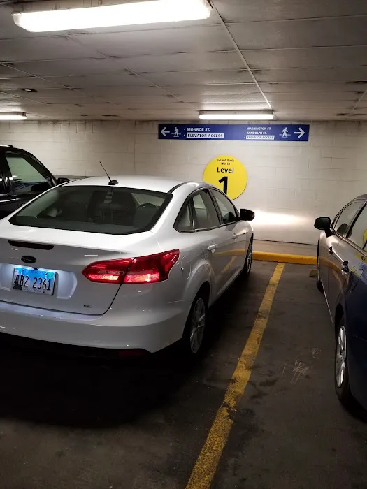Dollar Car Rental - Chicago Midway Airport Picture 5