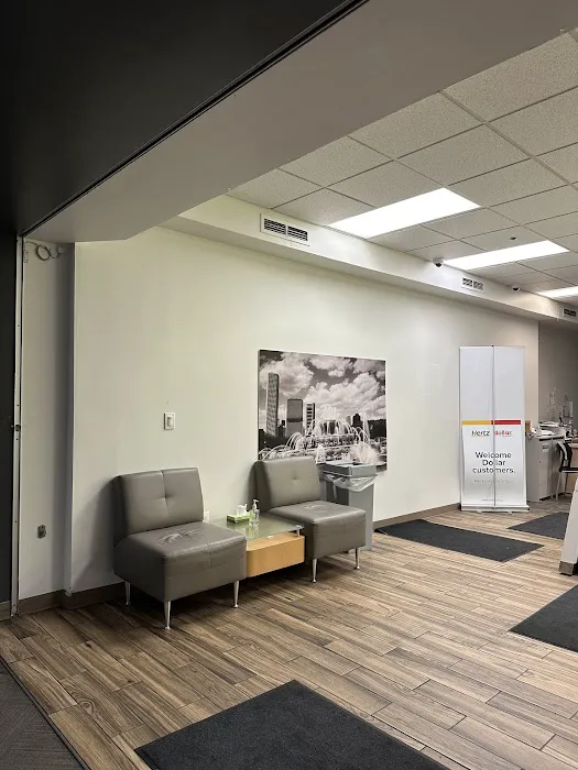 Hertz Car Rental - Chicago - North Clark Street Picture 2