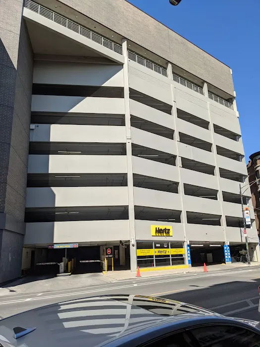 Hertz Car Rental - Chicago - North Clark Street Picture 10