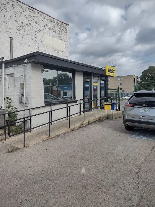 Hertz Car Rental - Oak Park - West Madison Street Picture 7