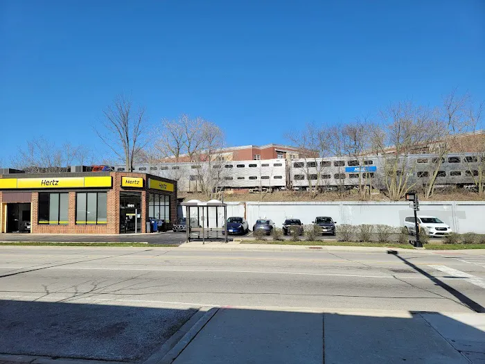 Hertz Car Rental - Evanston - North Green Bay Road Picture 7