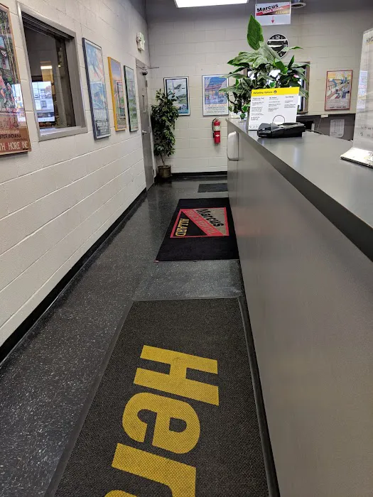 Hertz Car Rental - Highland - Indianapolis Boulevard Picture 10