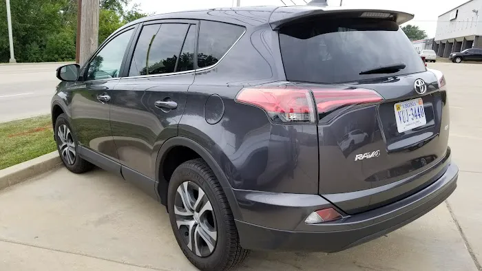 Avis Car Rental Picture 1