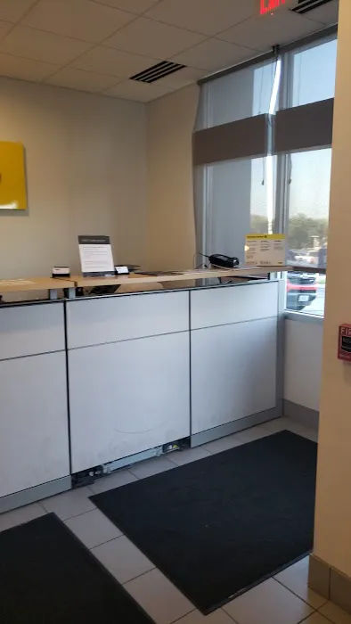 Hertz Car Rental - Glendale Heights - East North Avenue Hle Picture 10