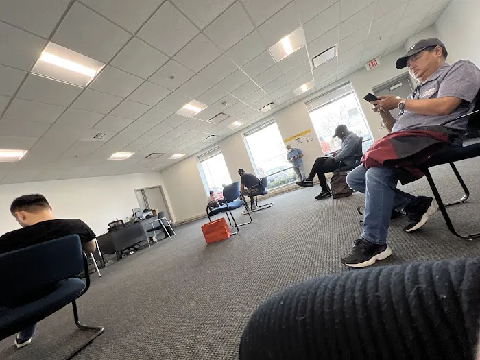 Hertz Car Rental - Des Plaines - Mannheim Road Picture 7