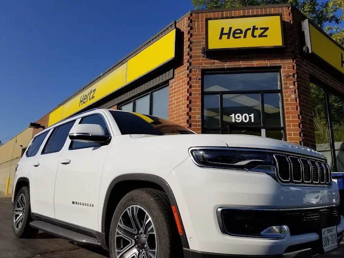 Hertz Car Rental - Highland Park - North Skokie Valley Road Picture 8