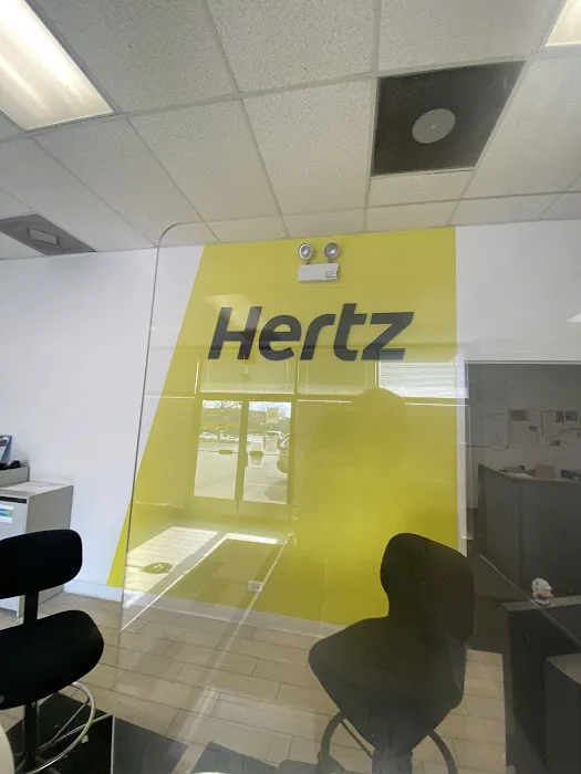 Hertz Car Rental - Highland Park - North Skokie Valley Road Picture 9