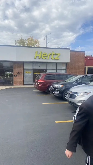 Hertz Car Rental - Highland Park - North Skokie Valley Road Picture 5