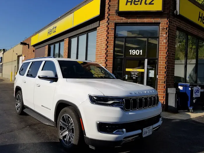 Hertz Car Rental - Highland Park - North Skokie Valley Road Picture 10