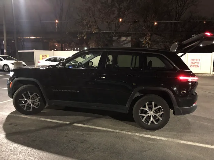 Avis Car Rental Picture 4