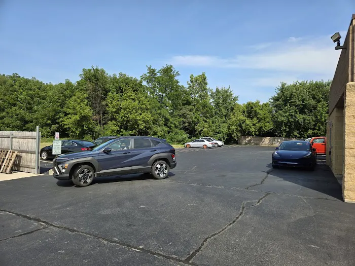 Hertz Car Rental - Kenosha - 75th Street Picture 7