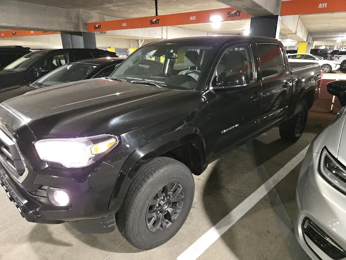 SIXT Rent A Car Milwaukee Airport Picture 1