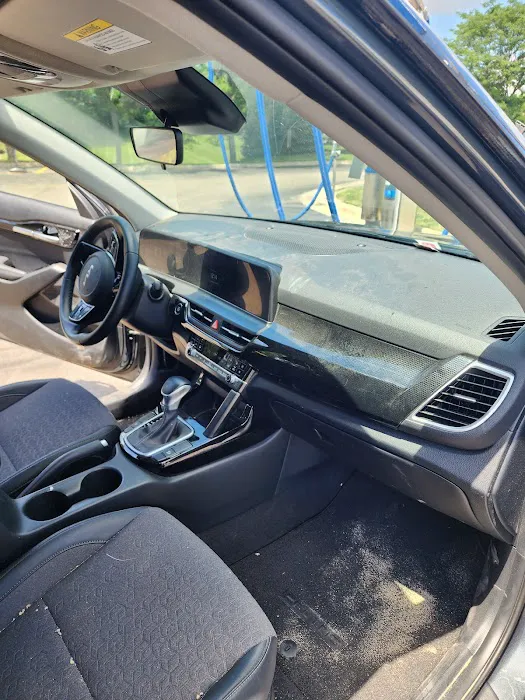 Hertz Car Rental - Rockford - Walton Street Picture 7