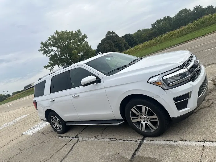 Avis Car Rental Picture 3