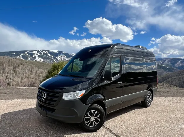 Van SUV Car Rental Denver Airport Picture 3