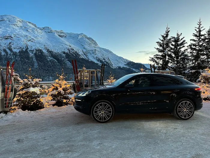 Van SUV Car Rental Denver Airport Picture 1