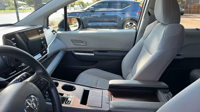 Avis Car Rental Picture 9