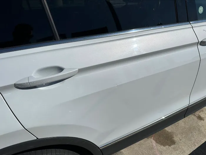 Avis Car Rental Picture 2