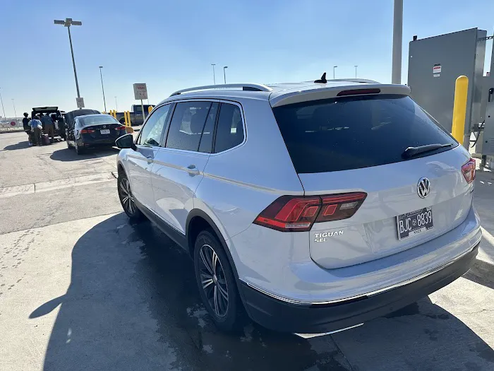 Avis Car Rental Picture 1