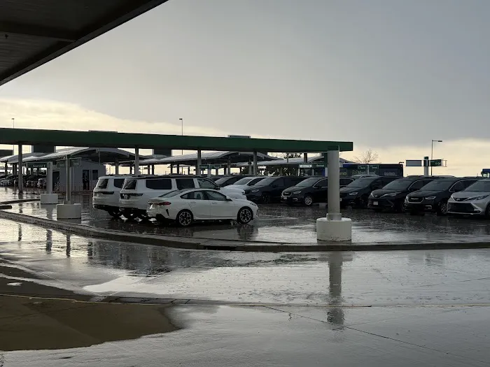 Alamo Rent A Car - Denver International Airport (DEN) Picture 3