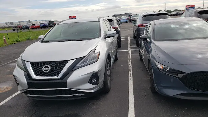 Avis Car Rental Picture 2