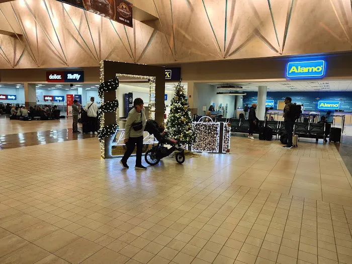 Hertz Car Rental - Phoenix - Phoenix Sky Harbor International Airport (PHX) Picture 3