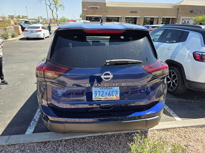 Hertz Car Rental Picture 2