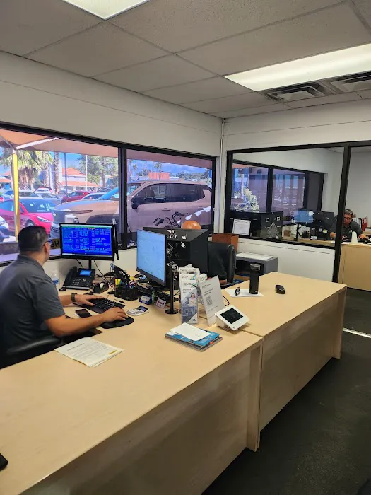 Hertz Car Rental - Phoenix - West Bell Road Picture 7