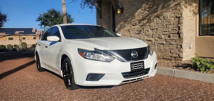 24/7 car rental Picture 1