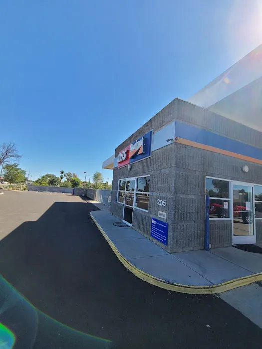 Avis Car Rental Picture 1