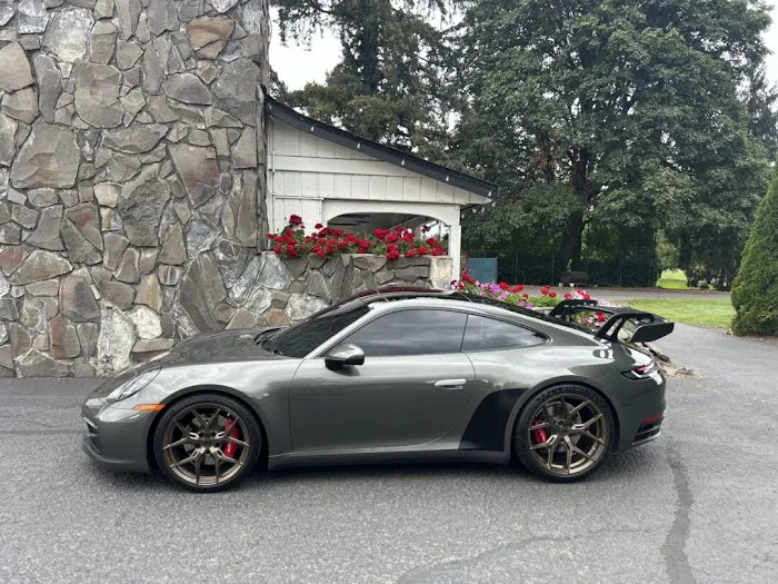 Fisher Luxury Rental Picture 5