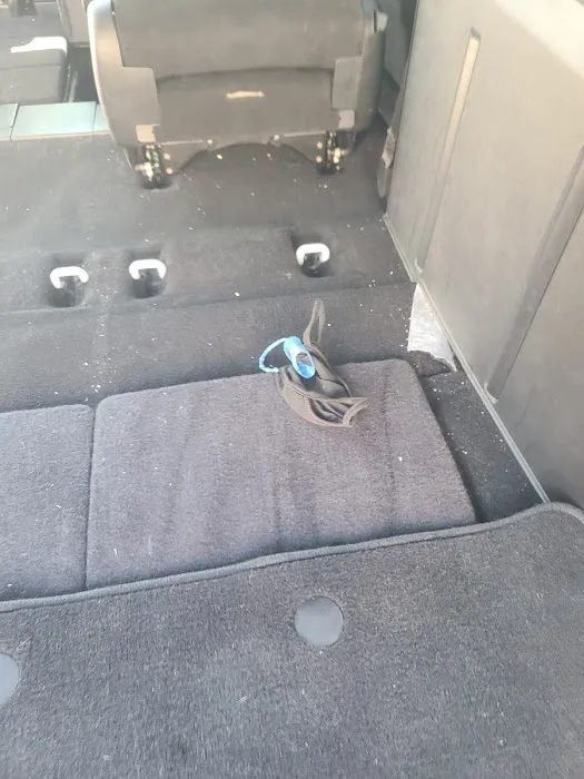 Avis Car Rental Picture 3