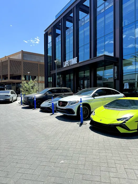 Desert Luxe Exotics Picture 1