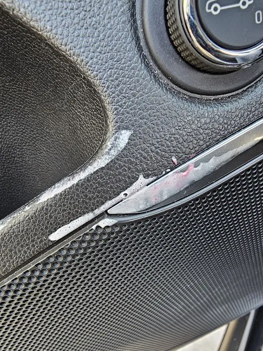 Avis Car Rental Picture 3