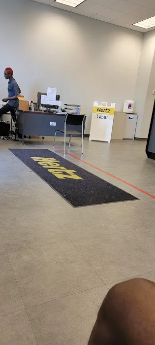 Hertz Car Rental - Baltimore - Reisterstown Road Picture 4