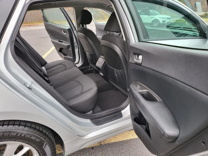 SAVE Auto Rental Picture 6