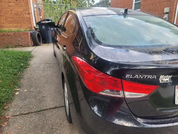JOOLIE CAR RENTALS Picture 4
