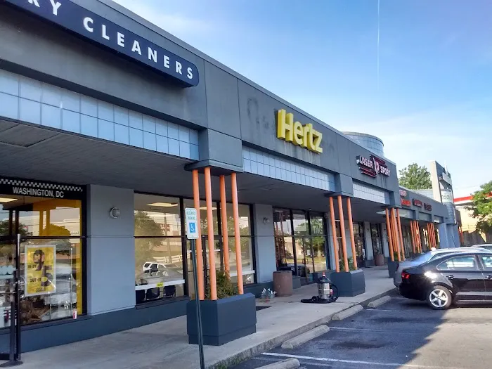 Hertz Car Rental - Laurel - Us 1 Picture 4