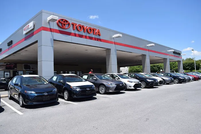 DARCARS 355 Toyota Rockville Rental Center Picture 4
