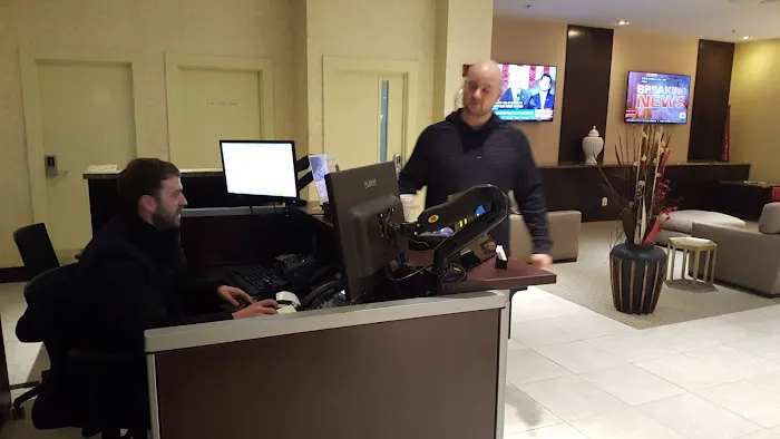 Hertz Car Rental - Gaithersburg Doubletree Hle Picture 4