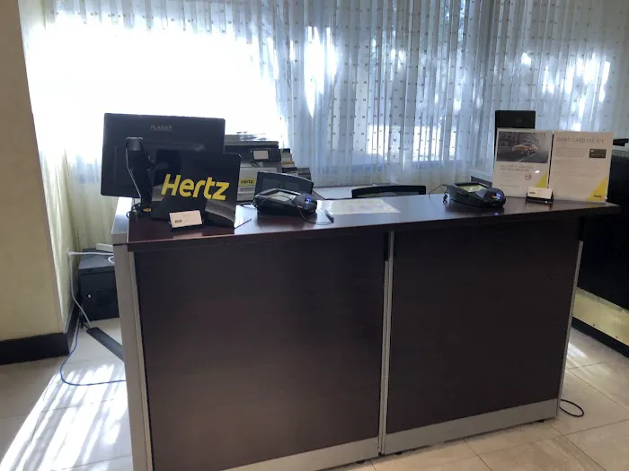 Hertz Car Rental - Gaithersburg Doubletree Hle Picture 6