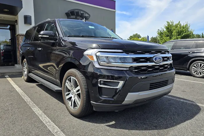 Avis Car Rental Picture 1