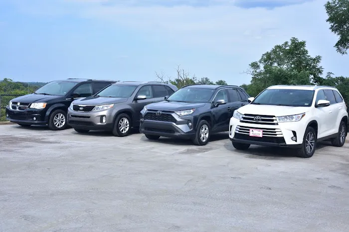 Dimmples Car Rentals Picture 4