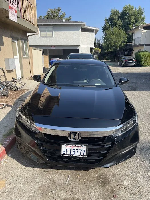 Dimmples Car Rentals Picture 5