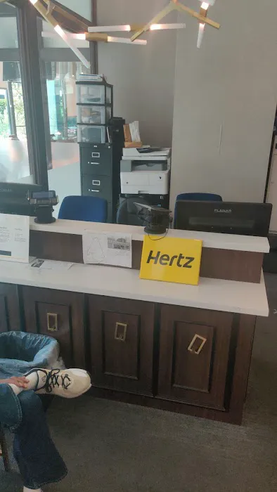 Hertz Car Rental - Washington Dc - Washington Hilton Picture 7