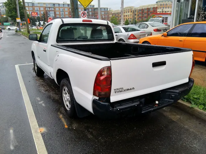 PoorMan Rent-A-Car Picture 3